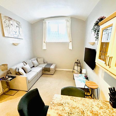 County House City Centre With Parking Sleeps 4 York Bagian luar foto